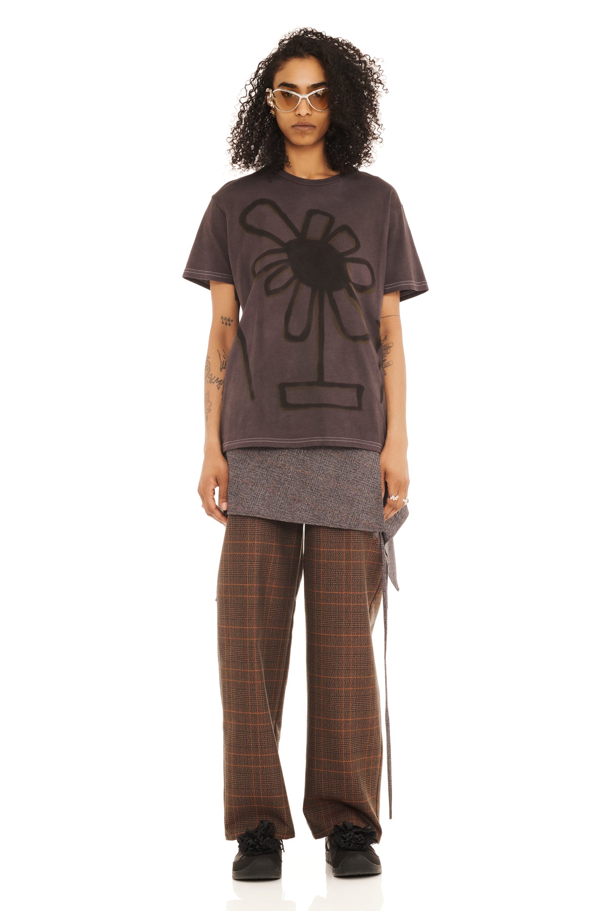 DARK CHARCOAL FLOWER POT PAINTED TEE