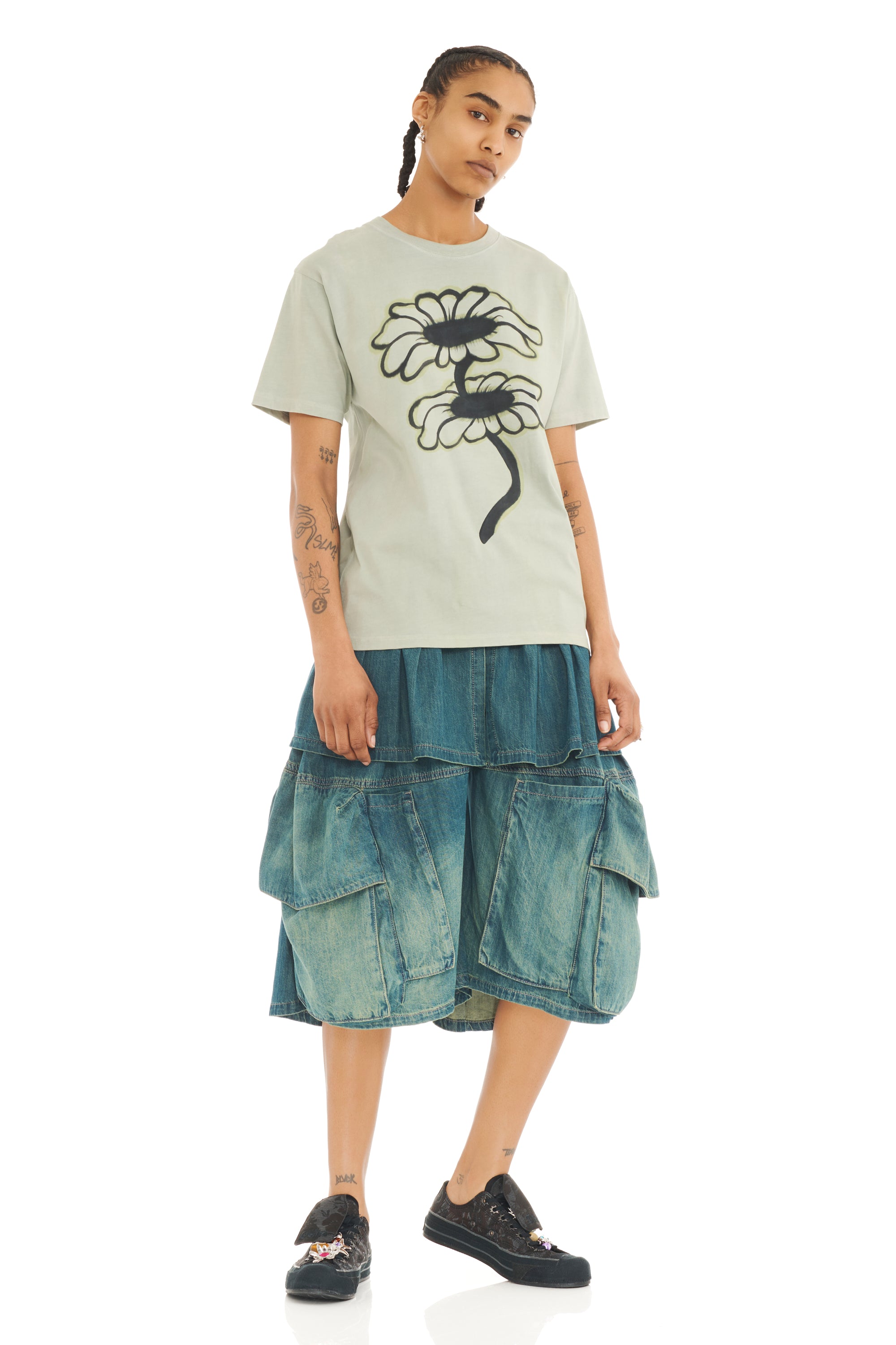 OLIVE TWIN FLOWERS PAINTED TEE