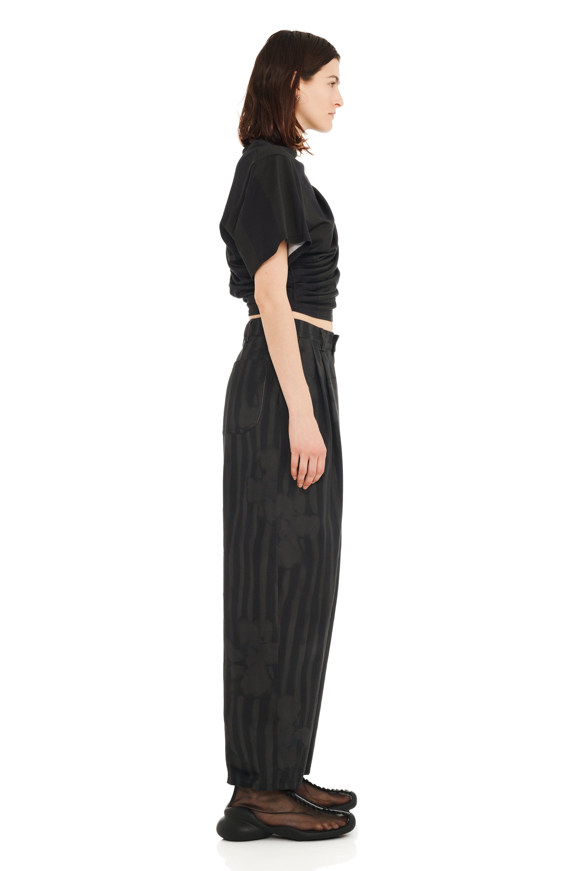 BLACK WAVY FLOWER STRIPE CATCHFLY PANT