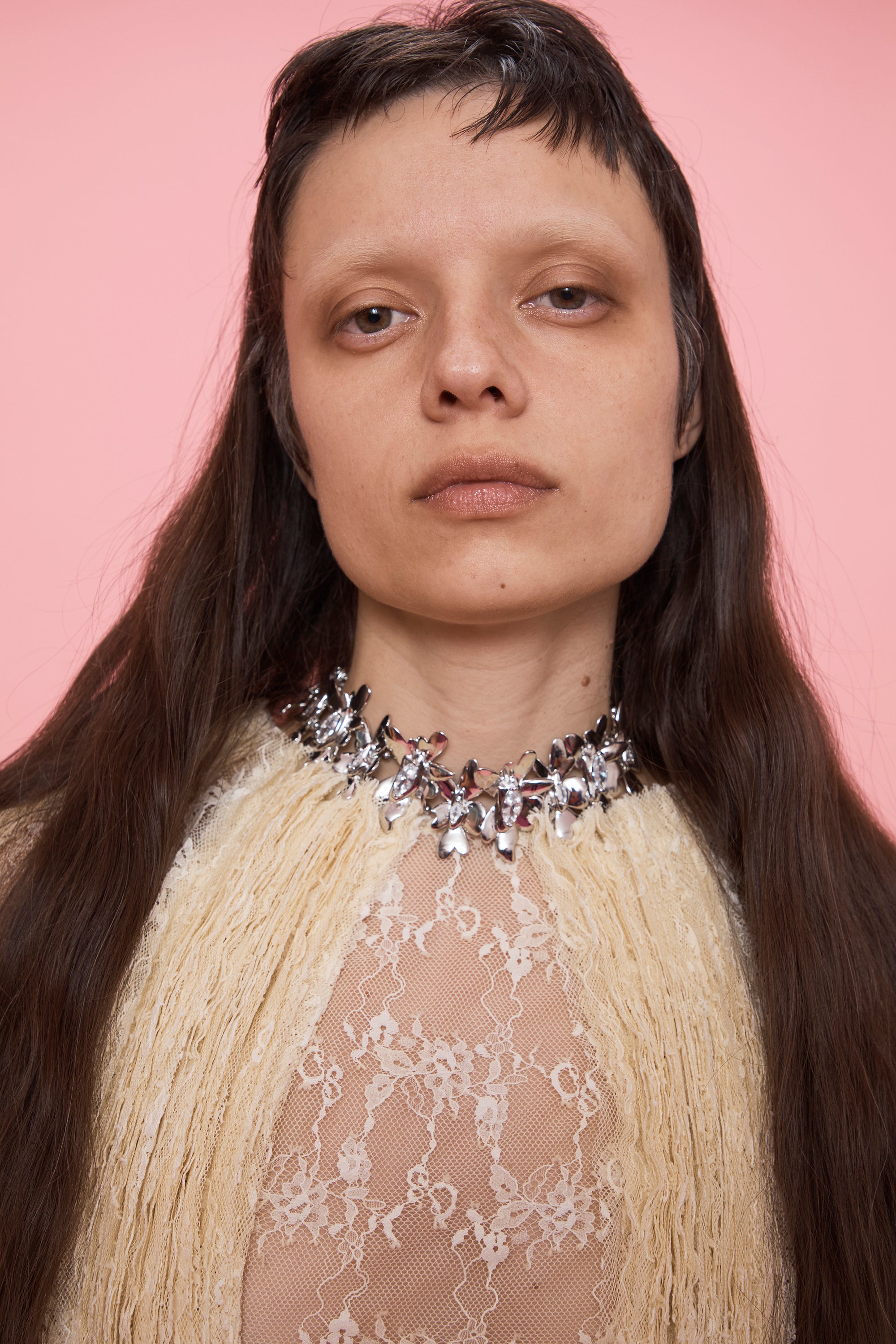 CRYSTAL CLEAR MEGA DAISY NECKLACE