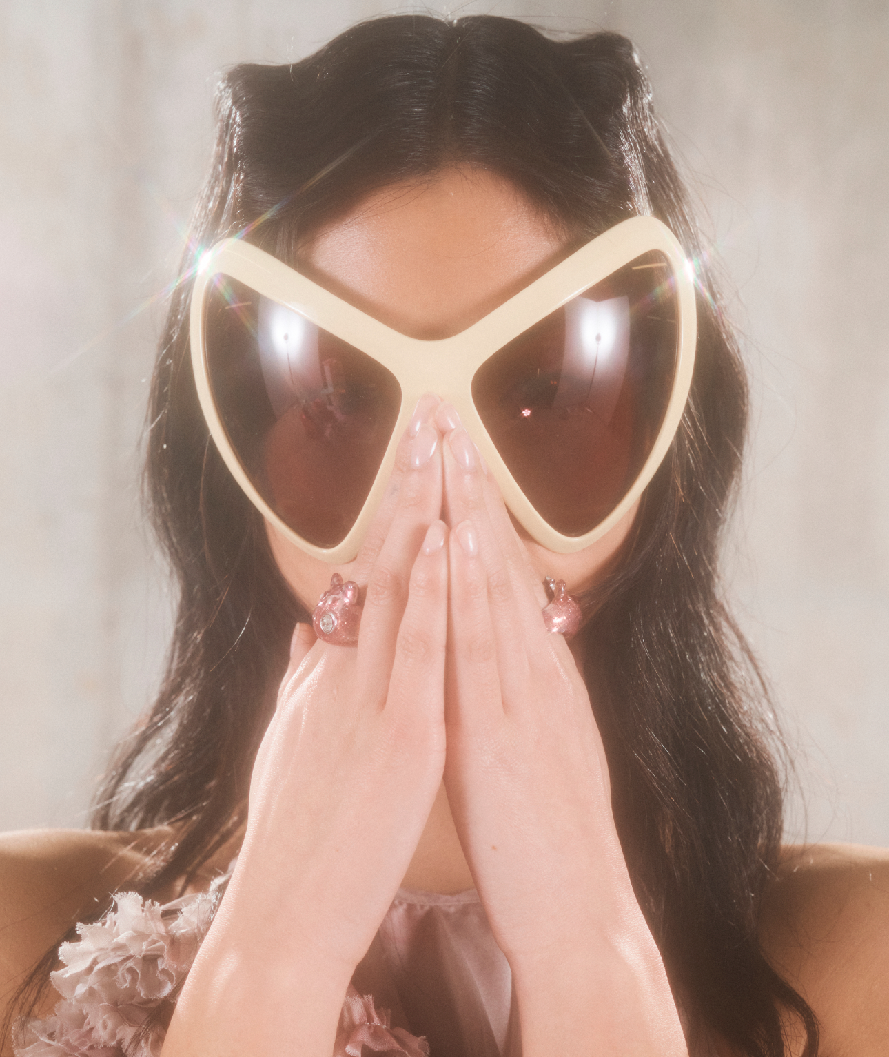 CREAM MARIPOSA SUNGLASSES