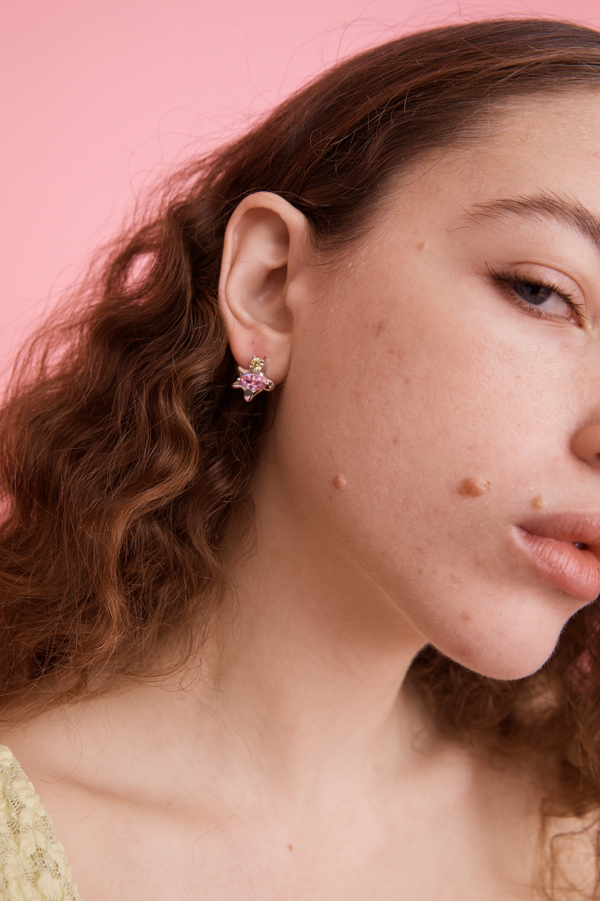 【関税込み】Collina Strada ピンク Nova ピアス FADING LIME PAVE NOVA EARRINGS | COLLINA STRADA – Collina Strada