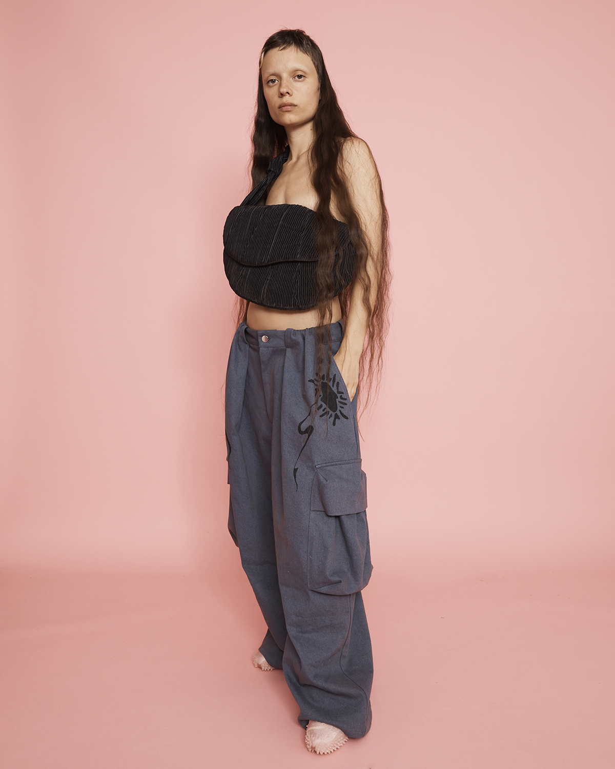 BLACK PLEATED CATERPILLAR BAG