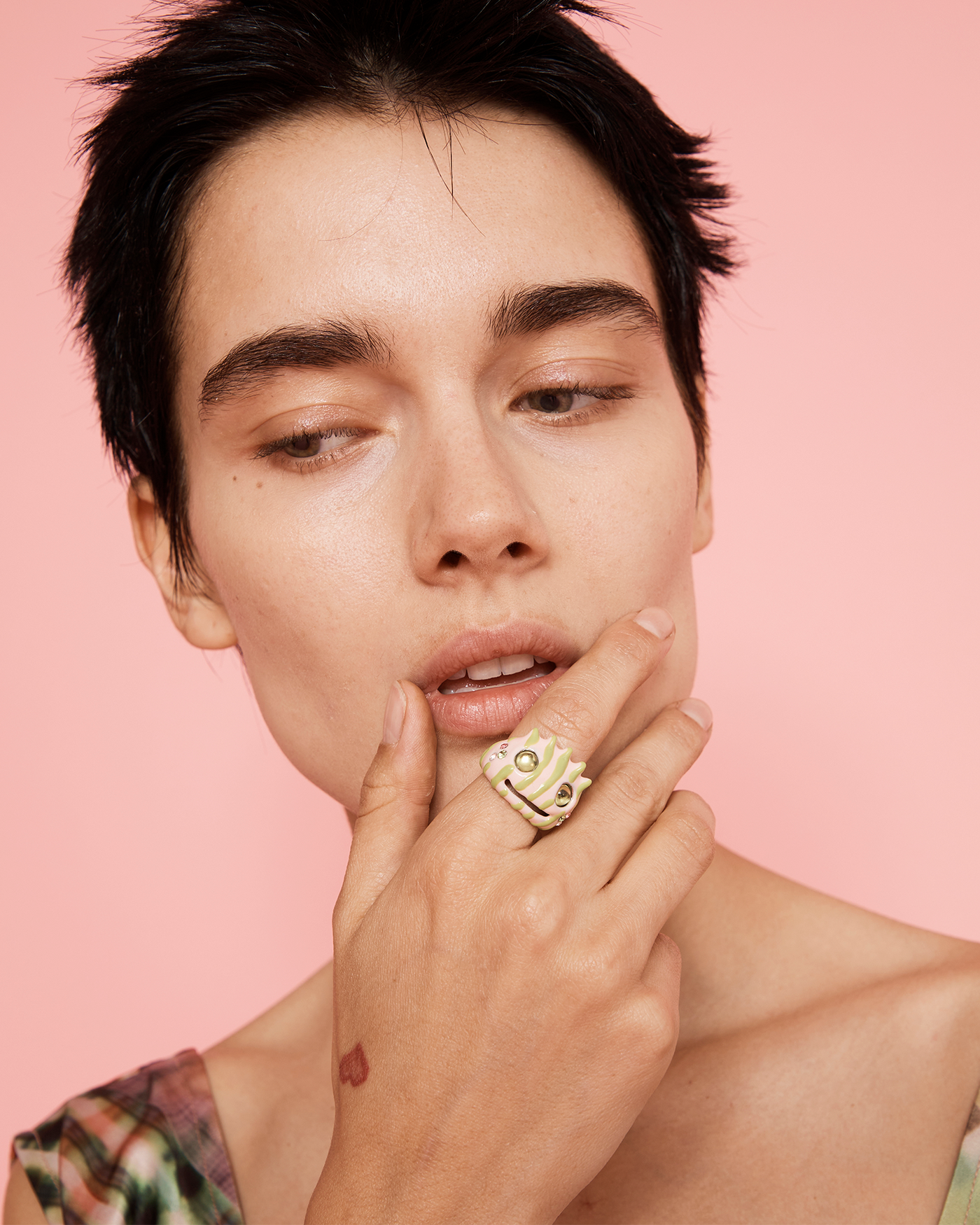 【Collina Strada】ピンク&緑 Liberty Frog Ring カエルリング LEMON STRIPE LIBERTY FROG RING | COLLINA STRADA – Collina Strada